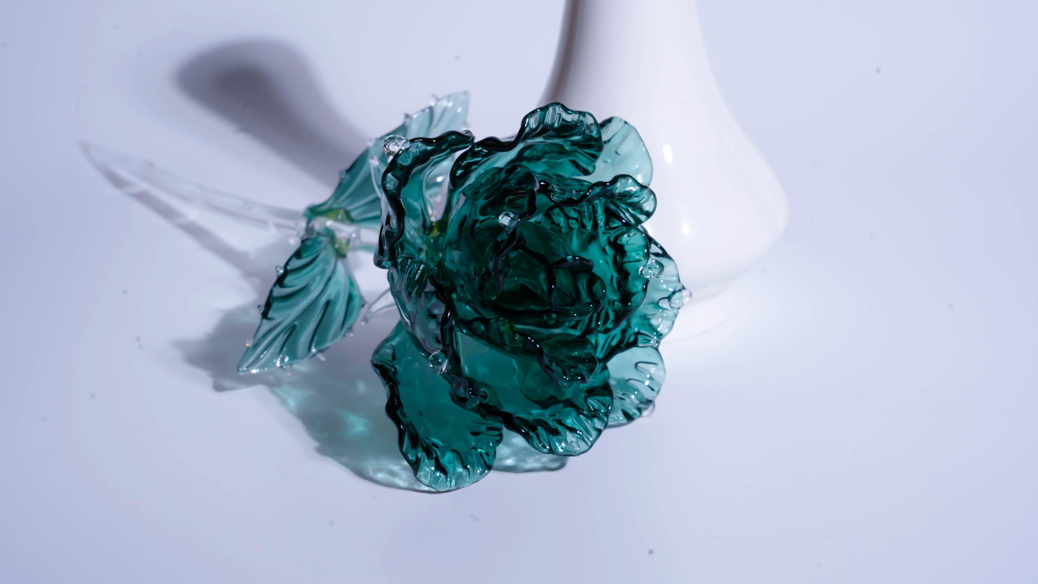 Dark Green Liuli Crystal Rose （Love and Communication）