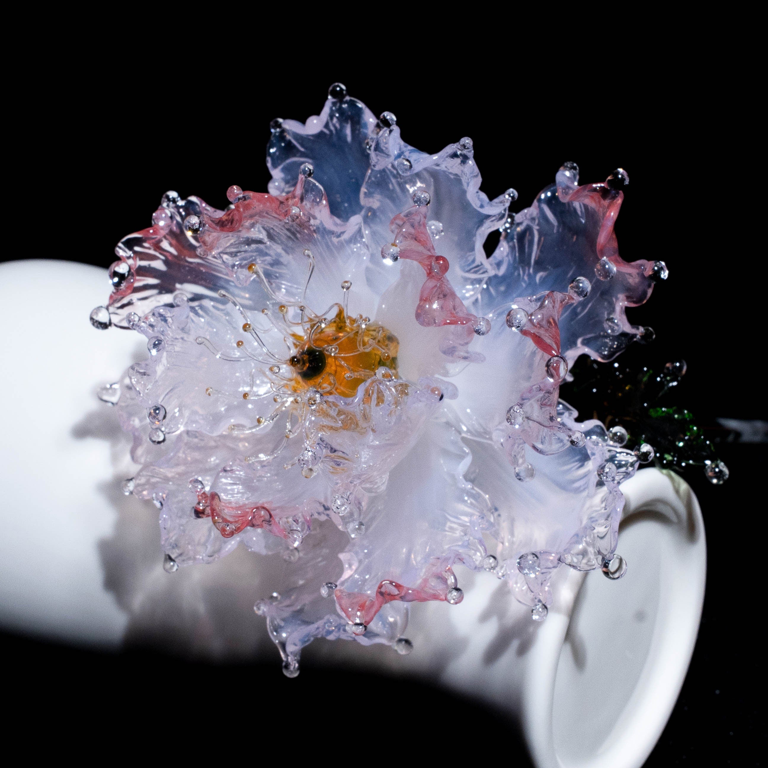 Red white LiuLI Crystal Peony（Business and Investment）